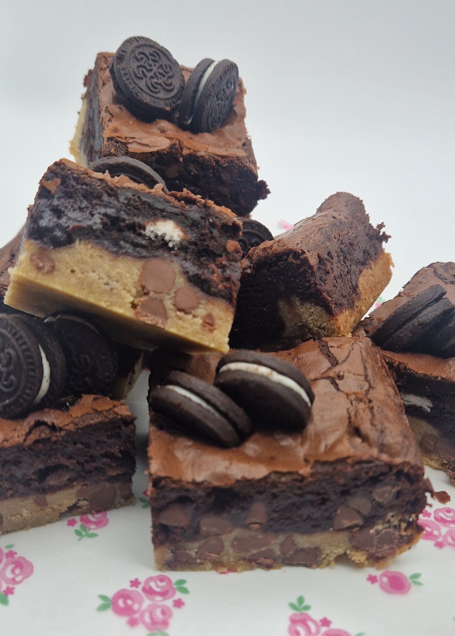 Oreo Cookie Dough Brownies – Loaded Brownie Box